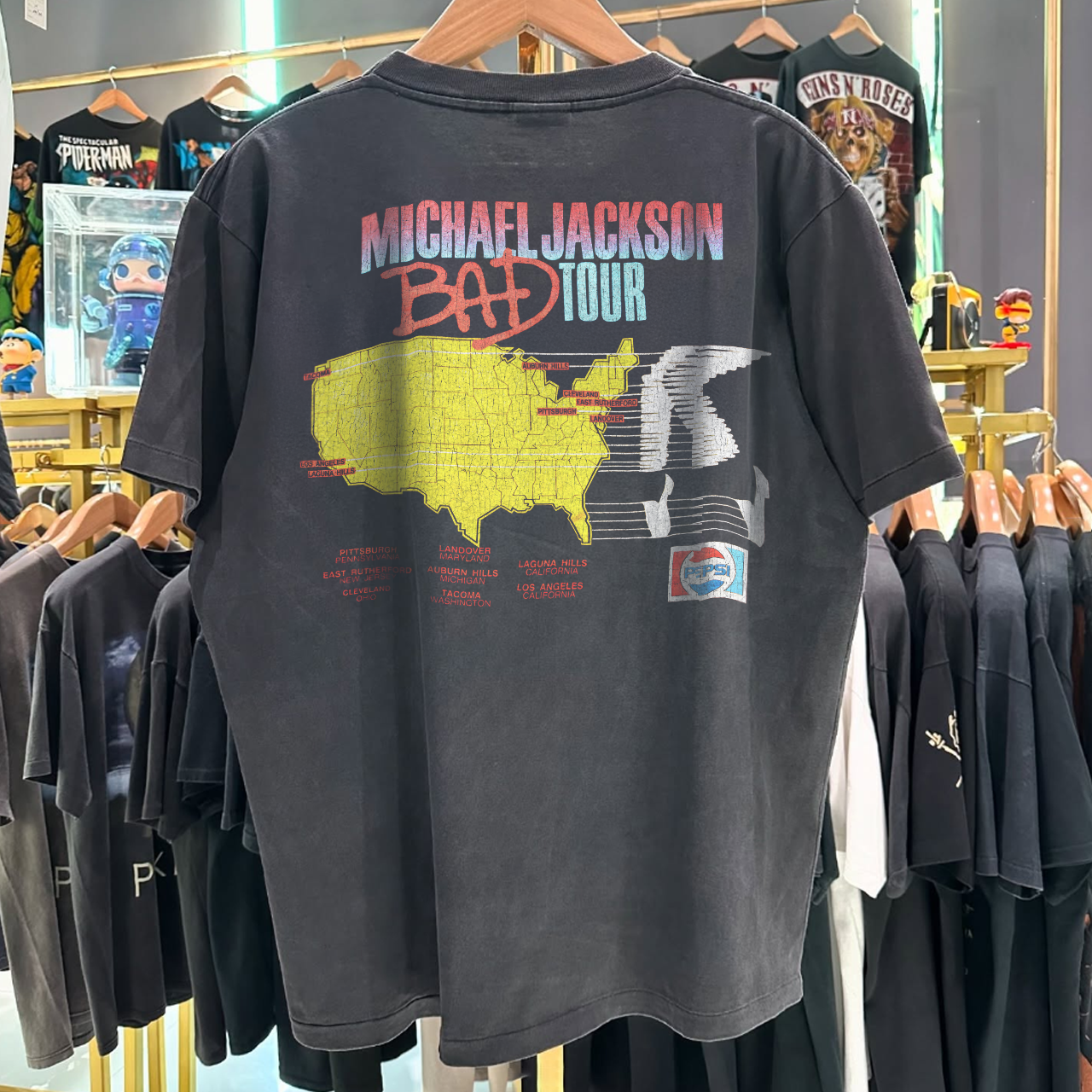 MICHAEL JACKSON BAD WORLD TOUR1988 Tシャツ 1988 MICHAEL JACKS0N 'BAD' WORLD TOUR RARE WASHED BLACK T