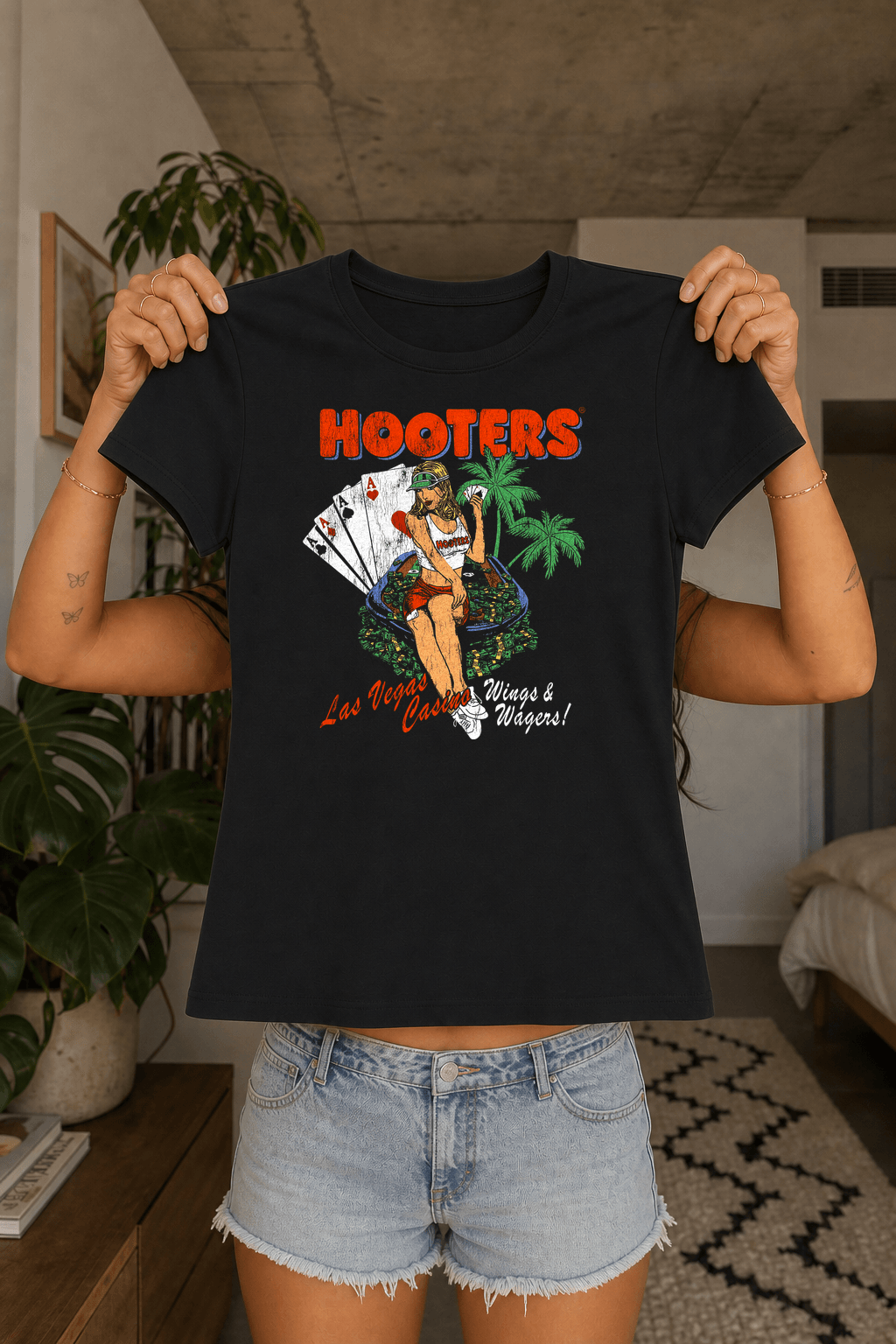 Y2K Hooter 'Wings And Wagers' Las Vegas Rare Womens Black Tee