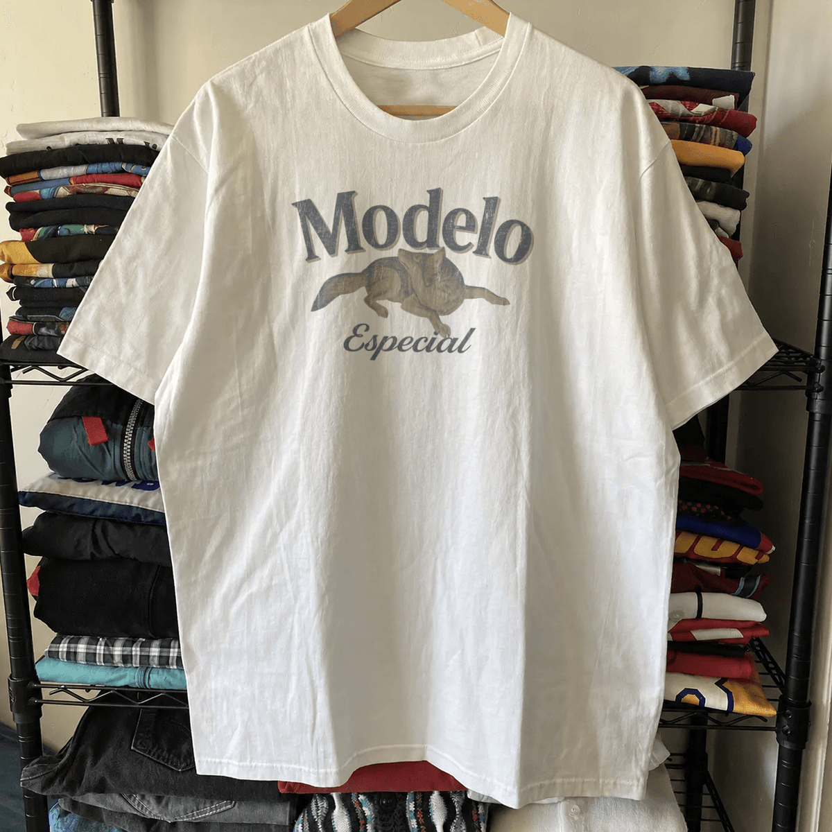 'Modelo Wolf' Vintage Washed White T-Shirt