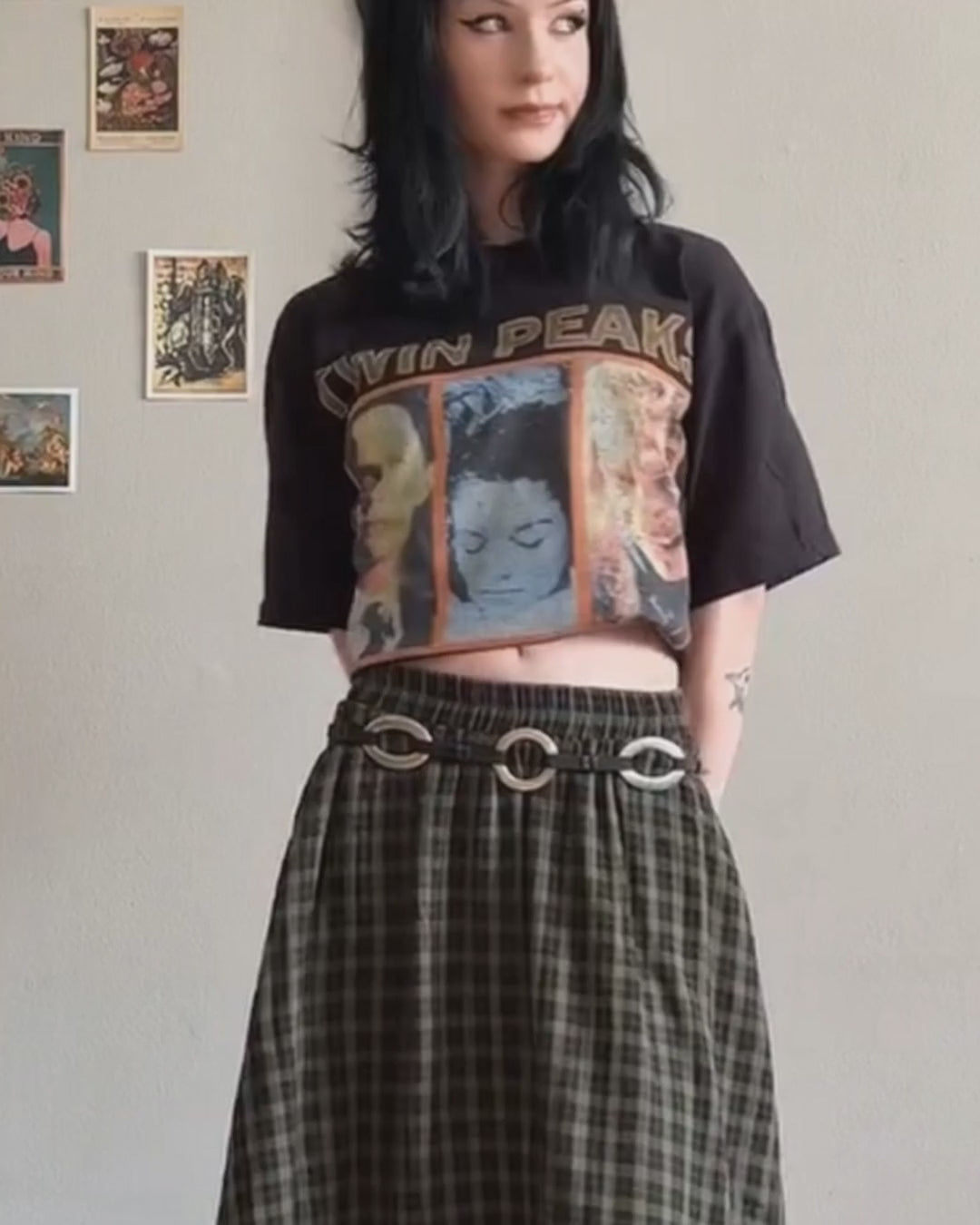 Twin Peaks Vintage Washed Black T-Shirt product video [GB-DPA:4a56235d803a]
