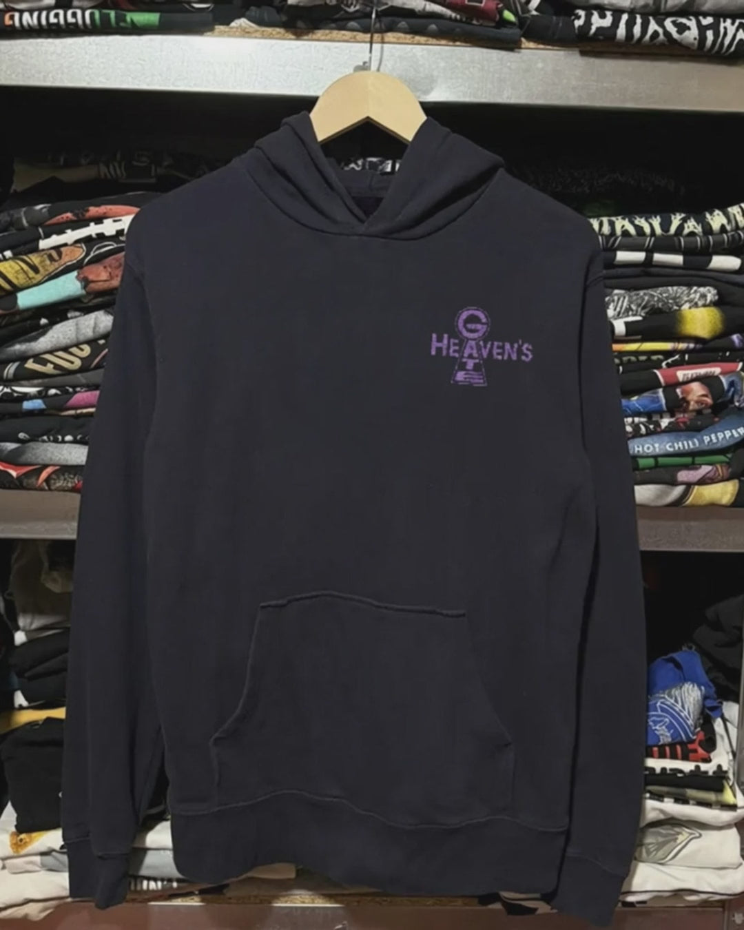 Heaven's Gate Black Hoodie product video [GB-DPA:122b57d98333]